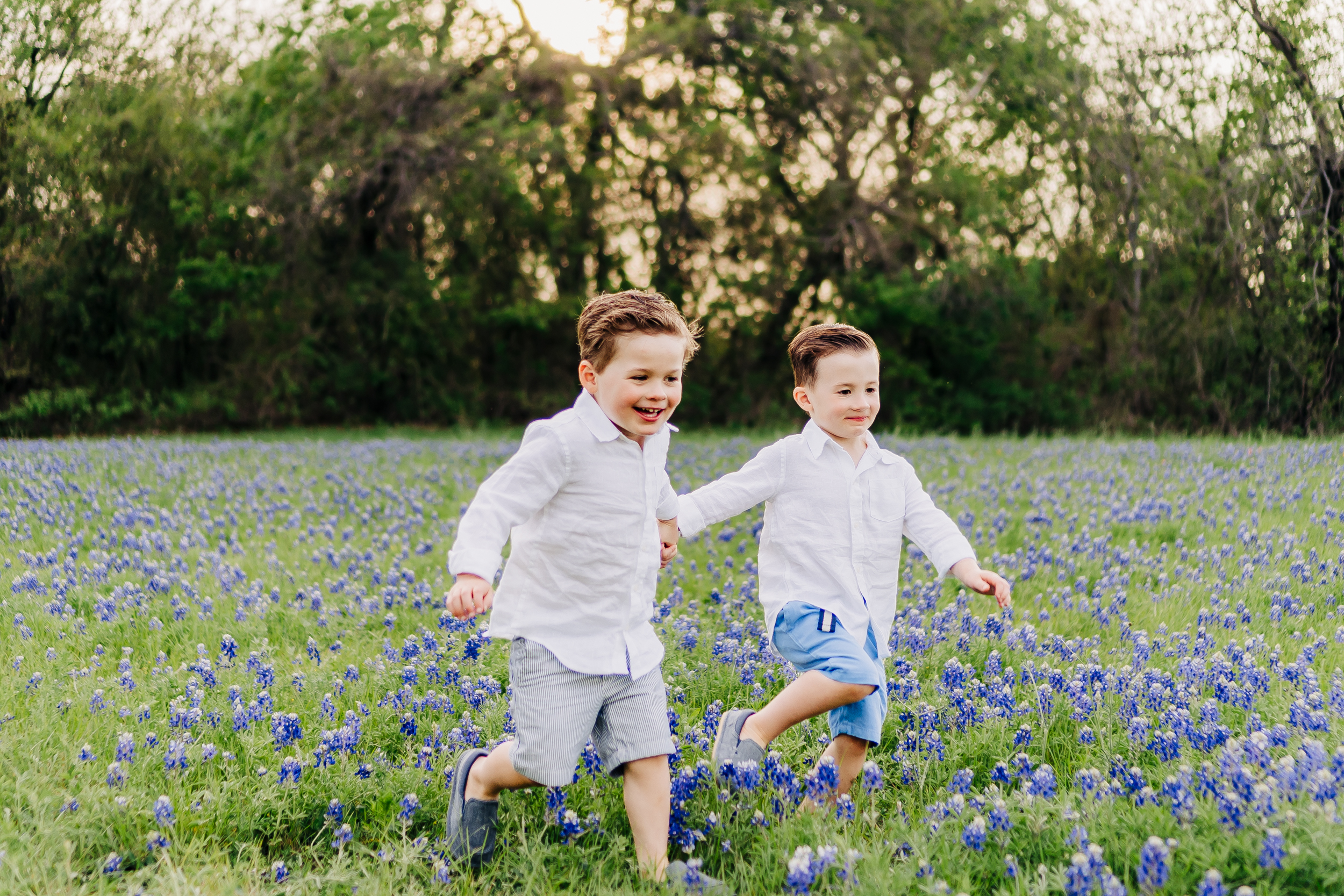 The secret to getting your child to behave for photos | family bluebonnet photos | Plano, Texas Family Photographer | via brittnierenee.com