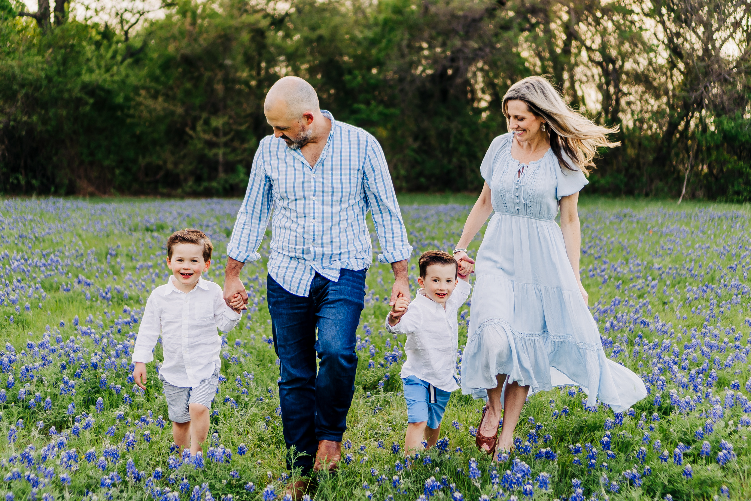 The secret to getting your child to behave for photos | family bluebonnet photos | Plano, Texas Family Photographer | via brittnierenee.com