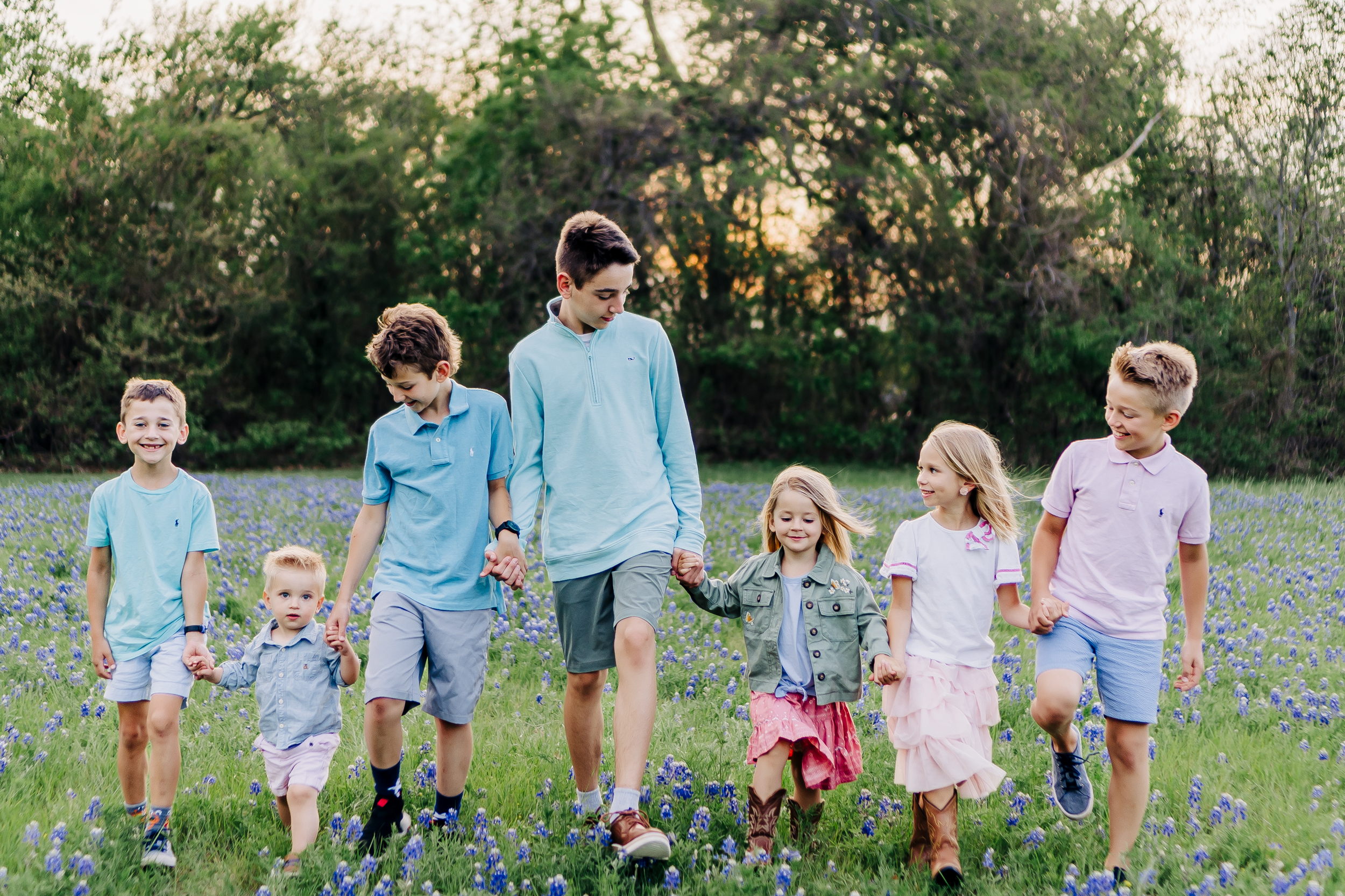 How to have stress free family bluebonnet photos | Plano, Texas Family Photographer | via brittnierenee.com